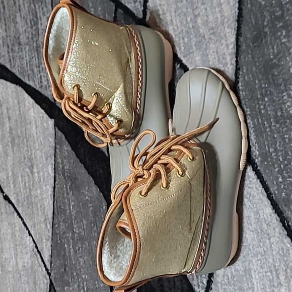 OUTWOODS SHORT GLITTER GOLD LINED DUCK BOOTS - Picture 11 of 13